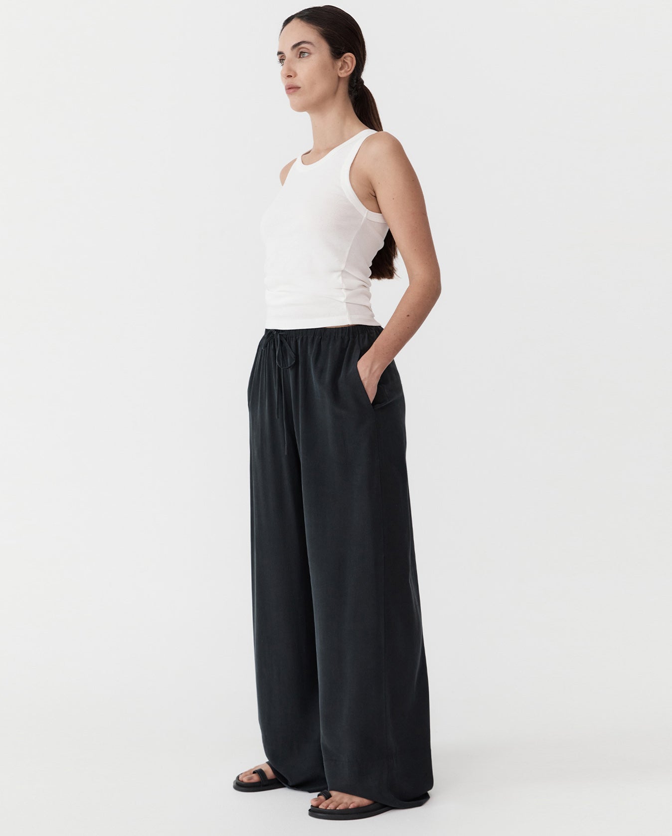 Relaxed Pull-on Linen Pants - Black | Boden US